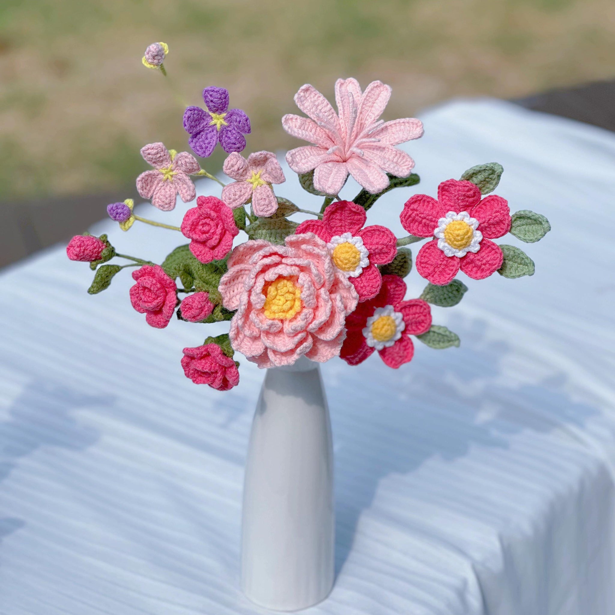 Lilyrosy Crochet Orange flowers in vase