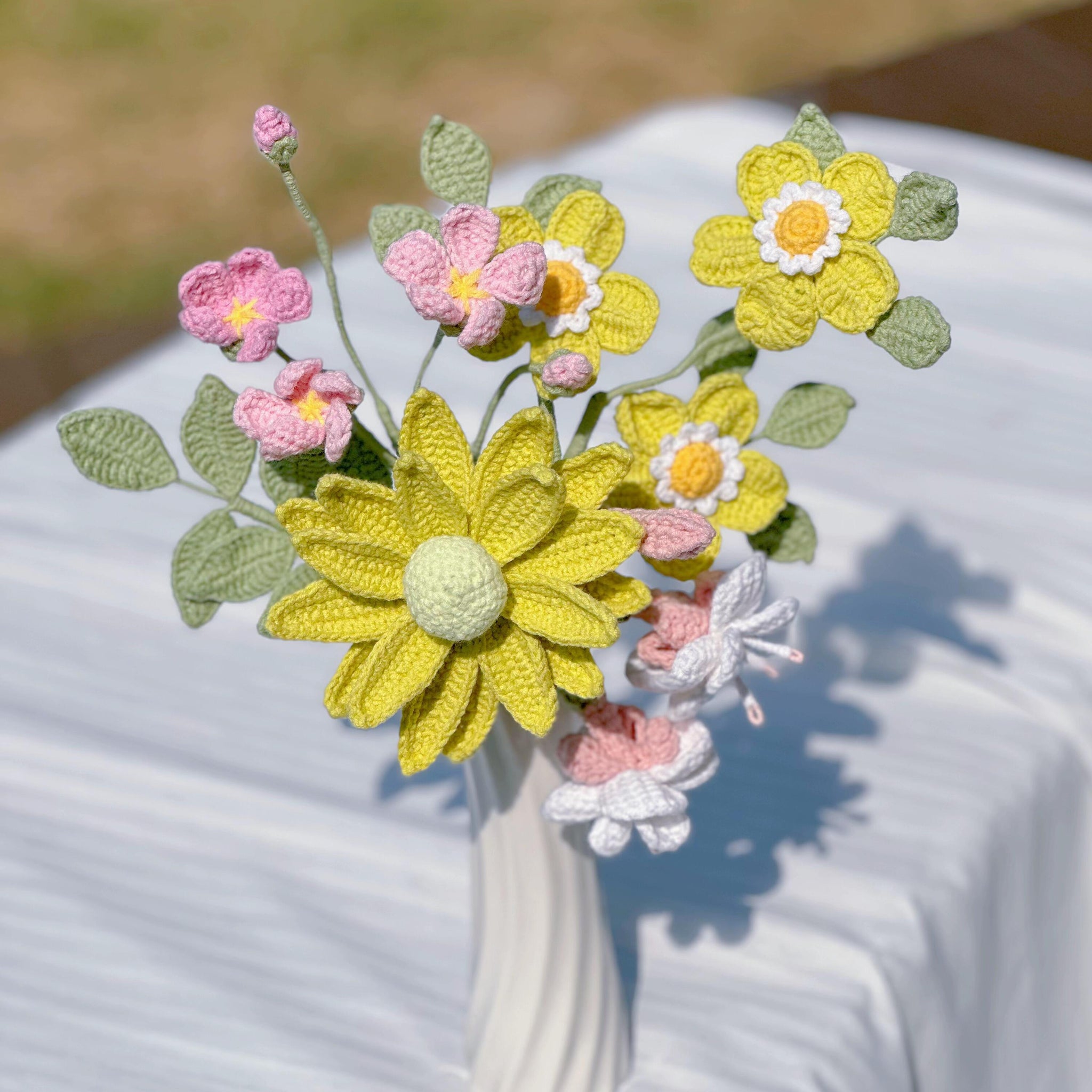 Lilyrosy Crochet  flowers in vase