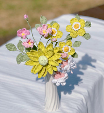 Lilyrosy Crochet  flowers in vase