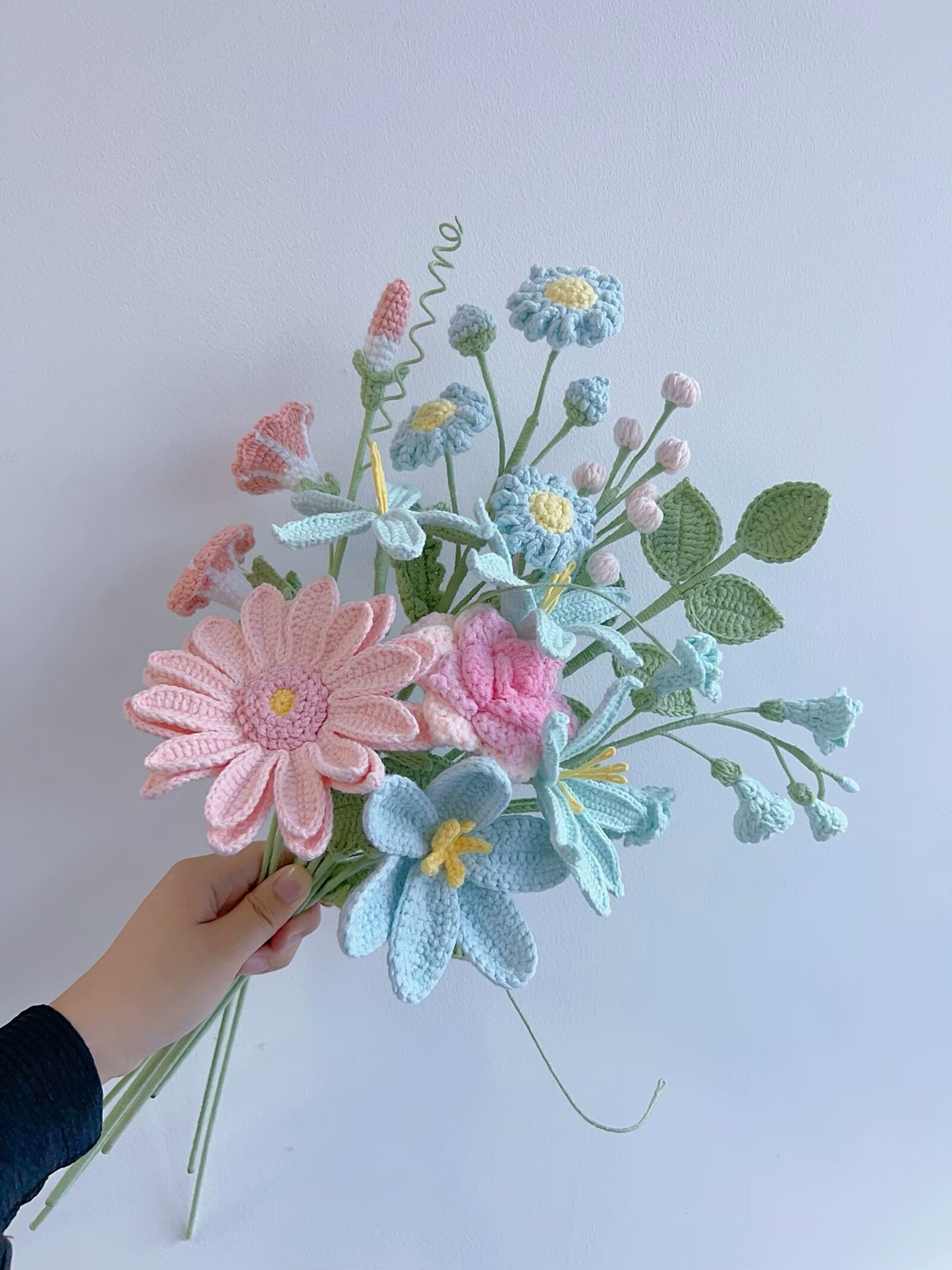 LilyRosy April Birth month Crochet flowers. Daisy and sweet pea