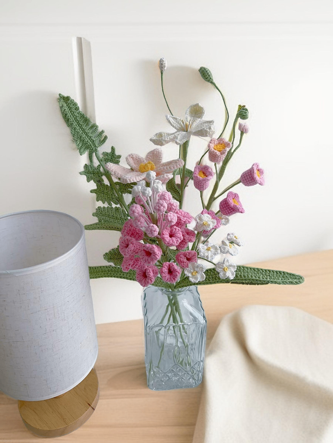 Lilyrosy Crochet flowers in vase