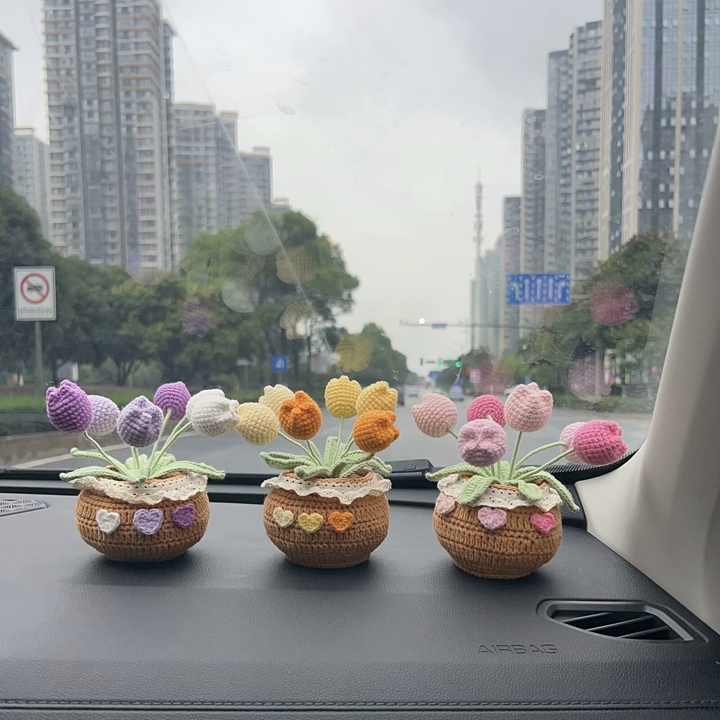 Macetas de tulipanes de ganchillo, decoración del tablero del coche, decoración de la oficina