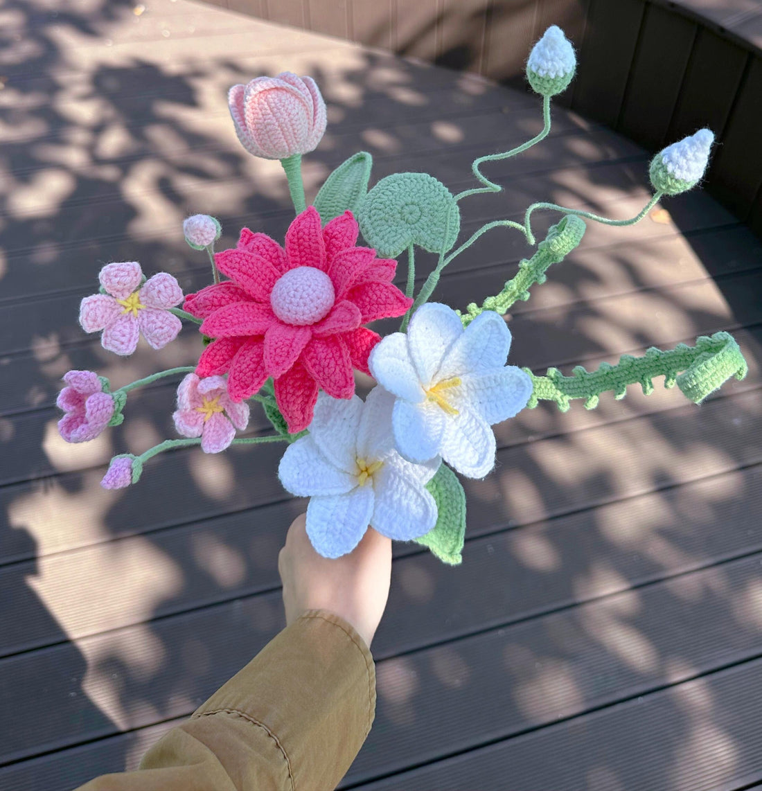 Lilyrosy Crochet flowers in vase，home decor