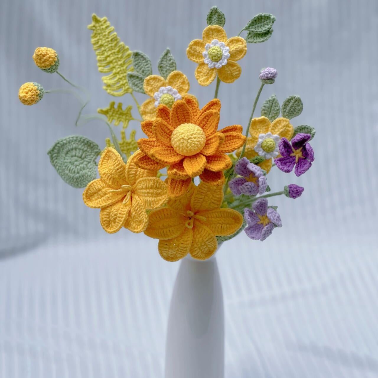 Lilyrosy Crochet flowers in vase，home decor