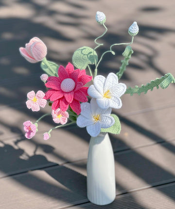 Lilyrosy Crochet flowers in vase，home decor