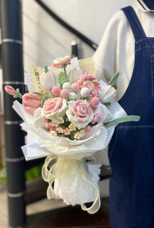 crochet bouquet,gift for girlfriend/friend/mom,customized flower