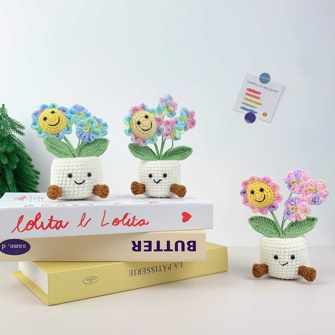 Handmade Crochet small daisy Pots, hoilday gifts,home deco