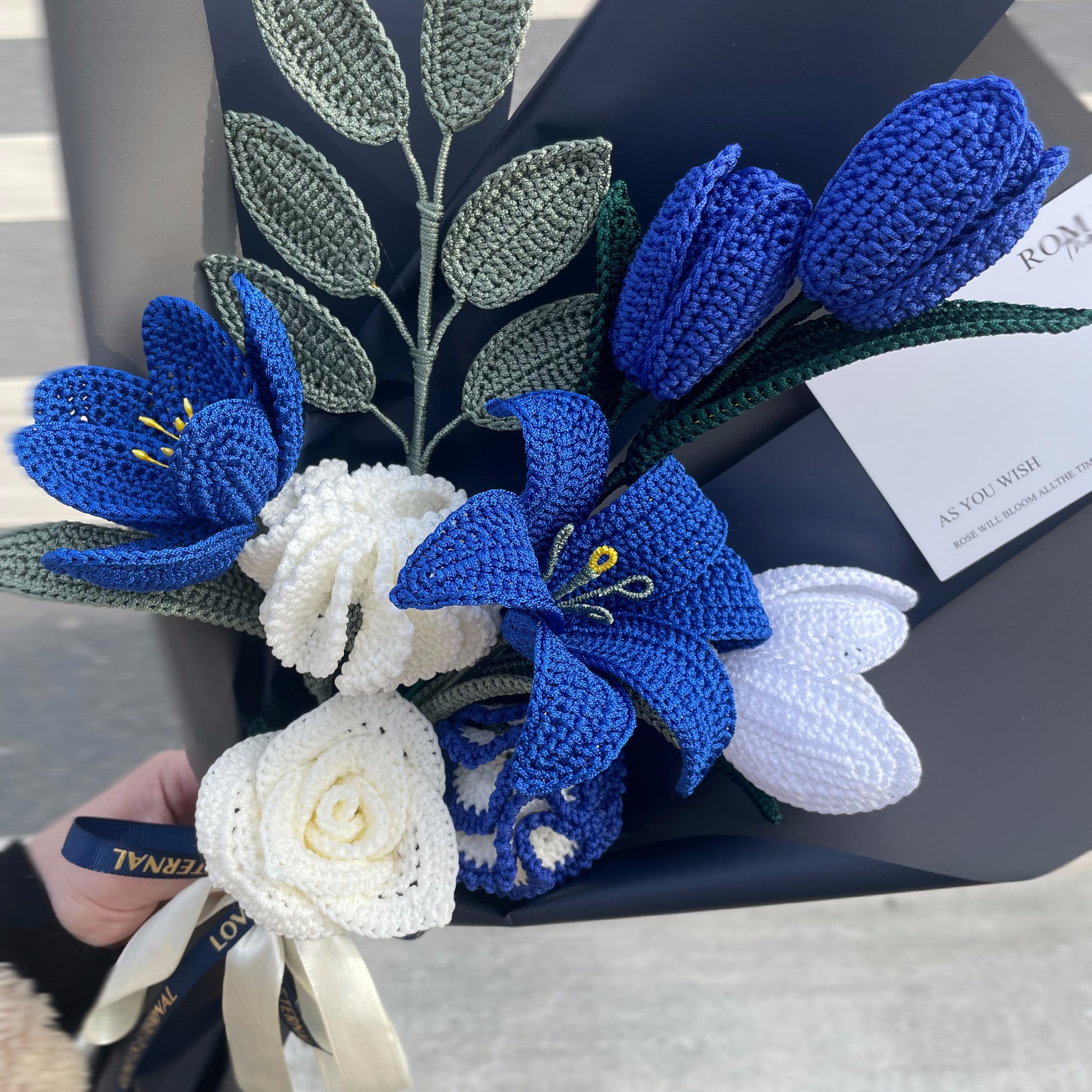 Unique|Crochet blue bouquet ,gift for girlfriend/friend/mom/him,valentines day gifts